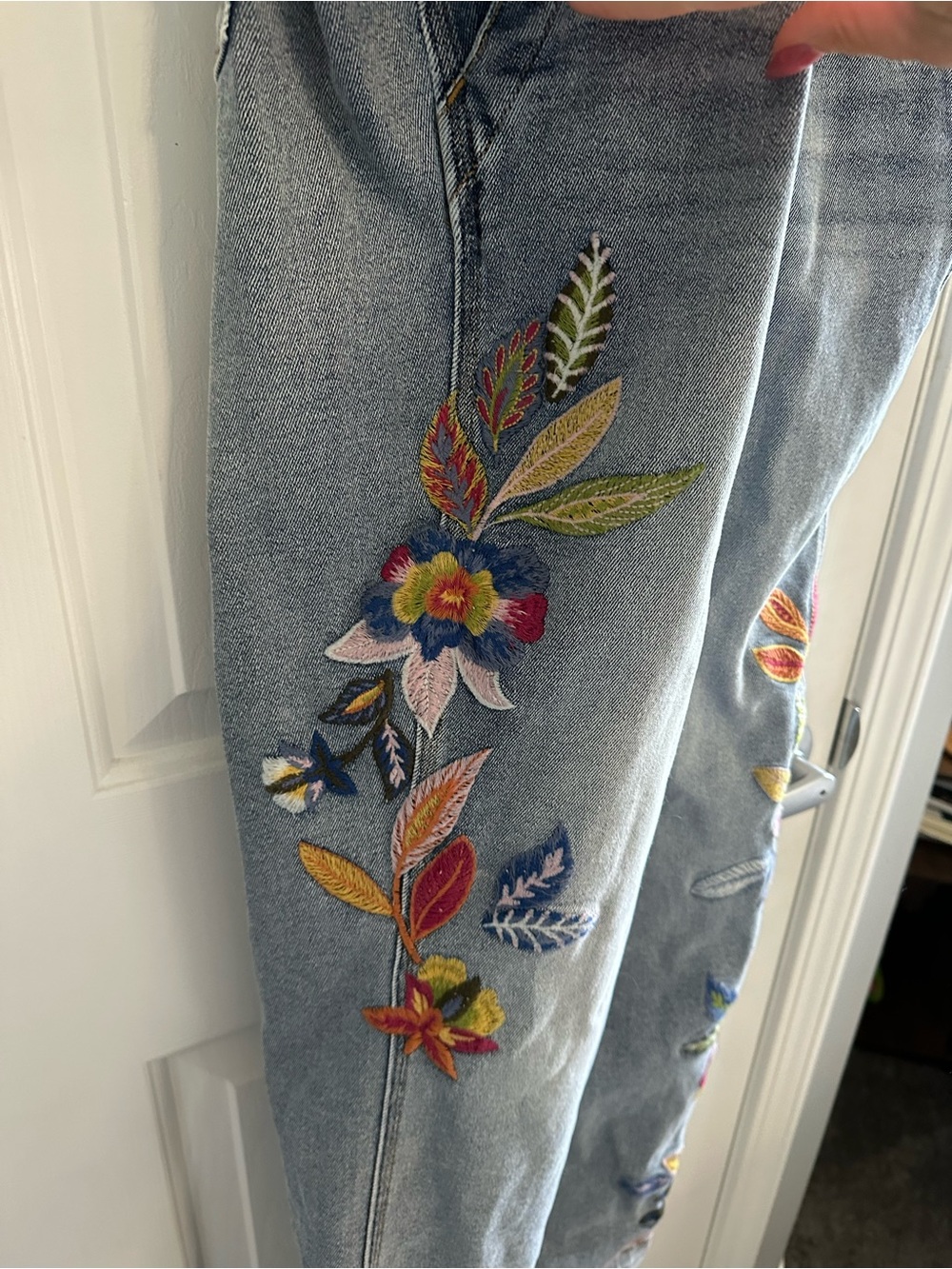 Free People Driftwood Embroidered Floral Denim Overalls XL Cropped Wide Leg Boho - Picture 2 of 9